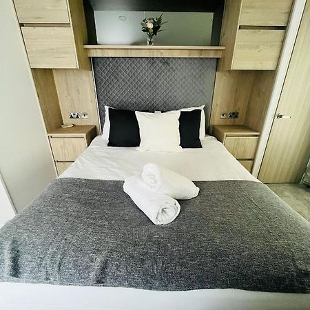 Fir Tree Lodge With Hot Tub Йорк Экстерьер фото