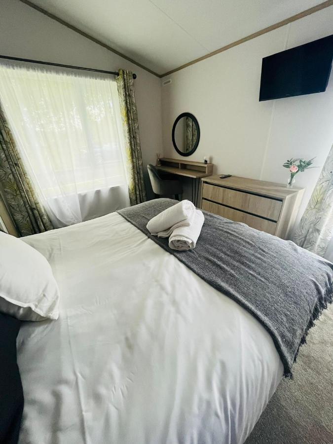 Fir Tree Lodge With Hot Tub Йорк Экстерьер фото
