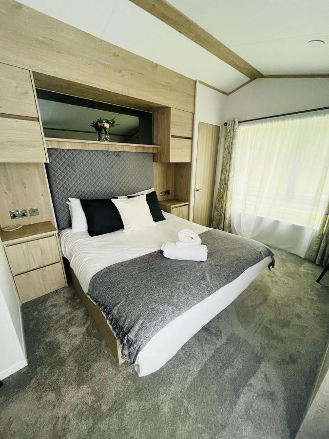 Fir Tree Lodge With Hot Tub Йорк Экстерьер фото