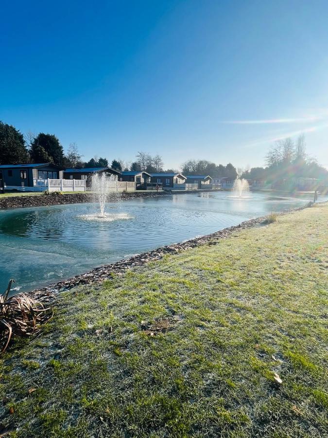 Fir Tree Lodge With Hot Tub Йорк Экстерьер фото